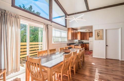 Pawleys Island Maison | Cozy Beach House Steps from the Shore: 4 Bedroom