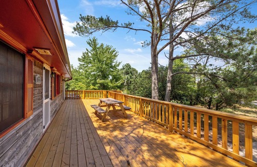 Sandbridge Maison | Cozy Beach House - Just a 5-Minute Stroll to the Sandy Shore
