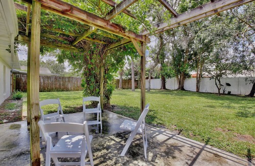 Deltona Lakes Maison | Cozy Beach-Themed Home. Springs and Beach nearby!