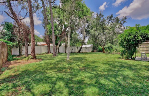 Deltona Lakes Maison | Cozy Beach-Themed Home. Springs and Beach nearby!