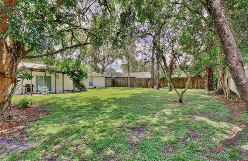 Deltona Lakes Maison | Cozy Beach-Themed Home. Springs and Beach nearby!