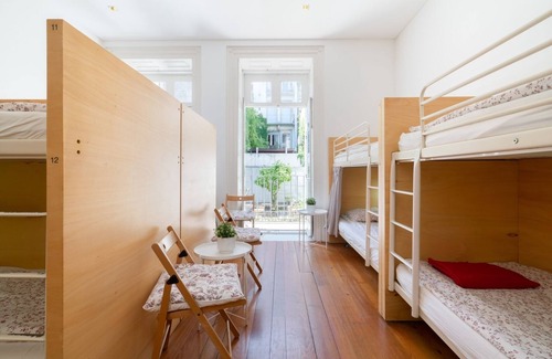 Centro / Baixa Maison | Cozy Bed in Dorm @ Porto Lounge Hostel (1)