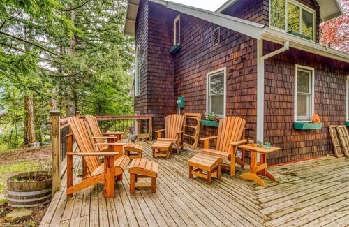 Stevenson Appartement | Cozy Blueberry Cottage Studio Stevenson, king bed, kitchenette, pet friendly!