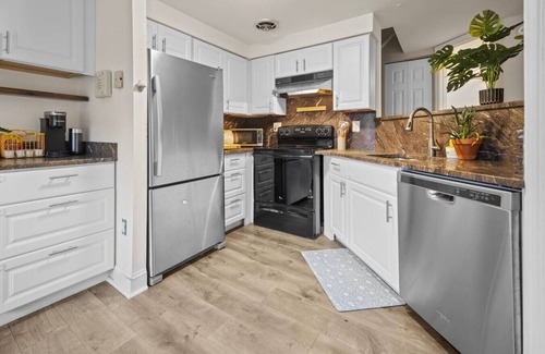 Montgomery Village Maison | Cozy Boho 3b3b | Playground