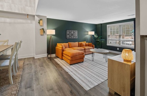 Montgomery Village Maison | Cozy Boho 3b3b | Playground