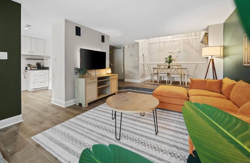 Montgomery Village Maison | Cozy Boho 3b3b | Playground