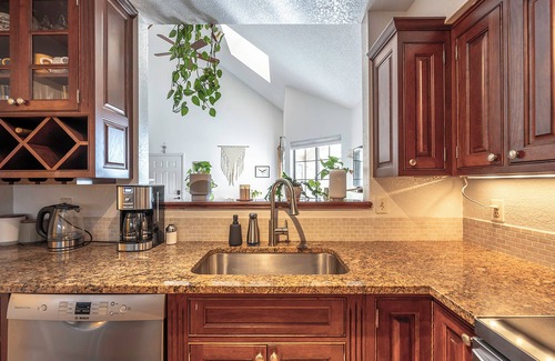 Gunbarrel Copropriété | Cozy Boho Hideaway -Sunlight, Workspace, Trails & Hot Tub