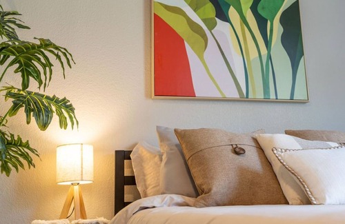 South Lamar Appartement | ☼Cozy Boho Studio☼Heart of ATX☼Pool,Gym☼Long Term☼