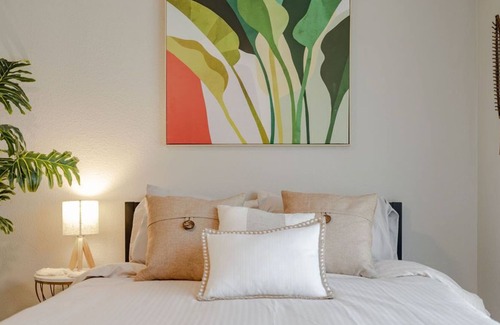 South Lamar Appartement | ☼Cozy Boho Studio☼Heart of ATX☼Pool,Gym☼Long Term☼