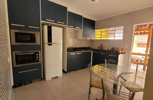 Campinas Maison | Cozy farmhouse in Campinas with games tables and church-style hall.