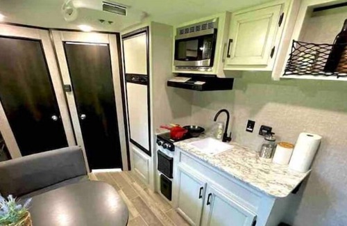 Riverhead Maison | Cozy brand new RV with beautiful views