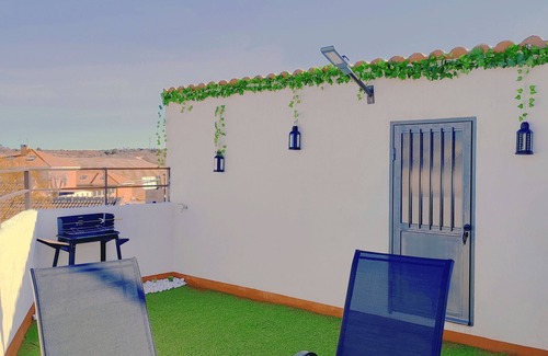 Villarejo de Salvanes Maison | Cozy, bright, terrace-solarium, rustic living room. Very close to Madrid...
