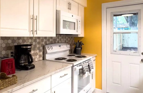 Alachua Maison | Cozy & bright 2-bedroom townhouse in Alachua