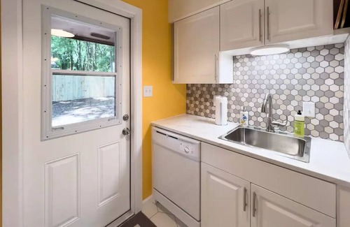 Alachua Maison | Cozy & bright 2-bedroom townhouse in Alachua