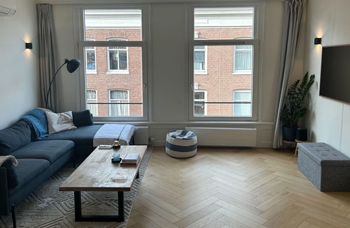 Schinkelbuurt Appartement | Cozy, bright, Luxury 2-floor apartment - very central!