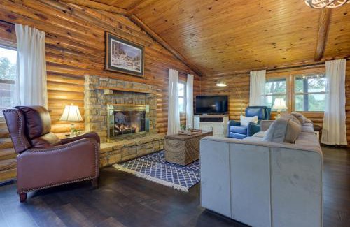 Brookville Maison | Cozy Brookville Home with Fire Pit and Deck!