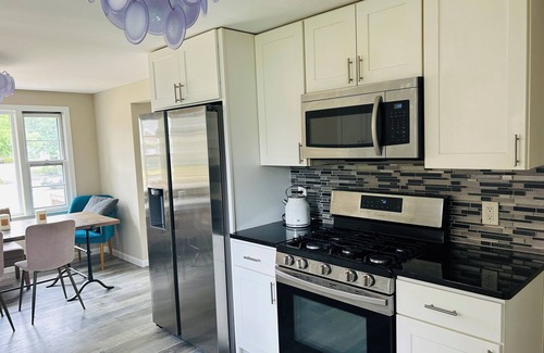 North Buffalo Maison | Cozy Buffalo Getaway — Between Niagara Falls & Downtown