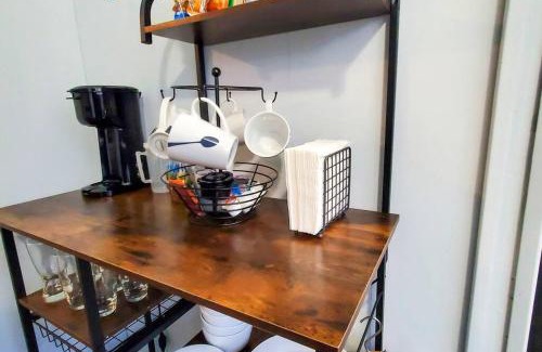 Euclid Maison | Cozy Bungalow 10 Min to DTWN CLE