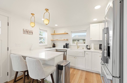 South Tacoma Maison | Cozy Tacoma Bungalow- newly remodel 2br+1ba home, 3.3miles to Tacoma Dome
