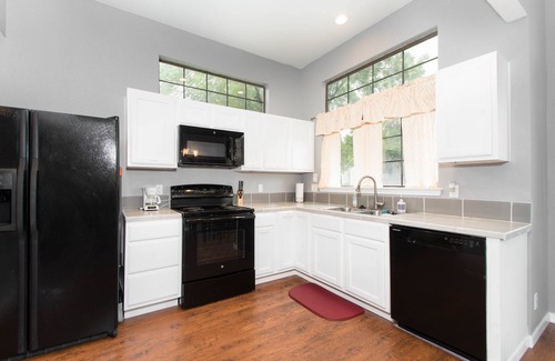 Hidden Meadow Community Maison | Bungalow confortable près de Sea World, Six Flags, Lackland AFB, Shopping & Restaurants