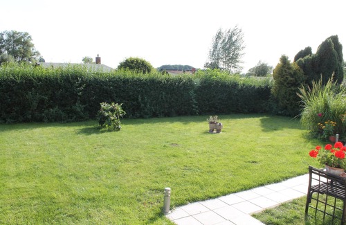 Klocksdorf Maison | Cozy bungalow on the lake with garden and terrace ideal for people and animals.