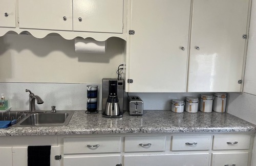 Sterling Maison | Cozy bungalow with 1 bedroom and WiFi, AC in Sterling,