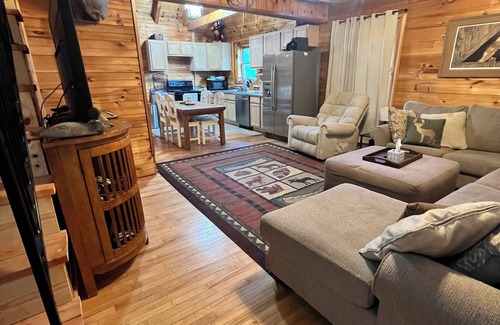 Moundville Cabine | Cozy Cabin 20 minutes from UofA!
