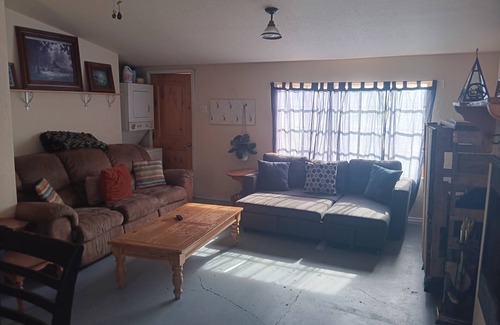 Eastland Cabine | Cozy cabin at Lake Leon. Perfect for fisherman or lake enthusiasts