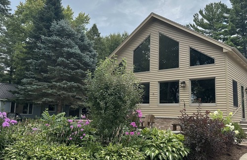 Markesan Maison | Cozy Cabin close to Sandy Beach Area!