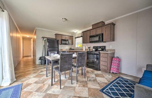 Cassopolis Maison | Cozy Cabin Community Pool and Lakefront Beach!