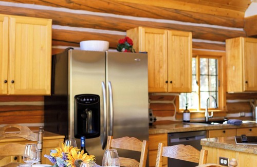 Valley of the Sun Cabine | Cozy Cabin- Hot Tub - Game Room- Sauna!