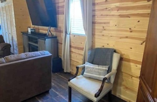 Kay County Cabine | Cozy cabin in enjoyable Kaw City with WiFi, AC