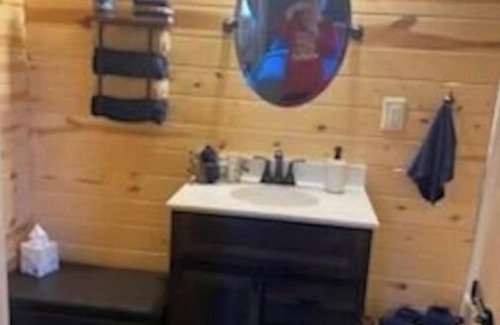 Kay County Cabine | Cozy cabin in enjoyable Kaw City with WiFi, AC