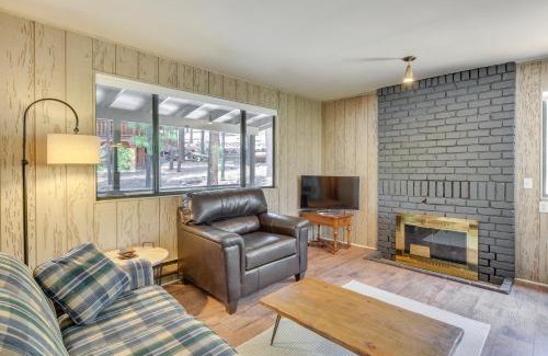 Greer Maison | Cozy Cabin in Greer Hike, Bike and Ski!