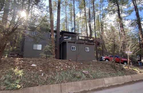 Whispering Pines Maison | Cozy Cabin in Heart of Tonto Forest