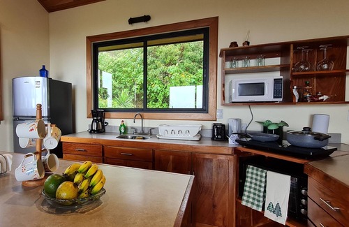 Monteverde Cabine | Cozy cabin located in Monteverde just 5 mins from the local attractions & town.