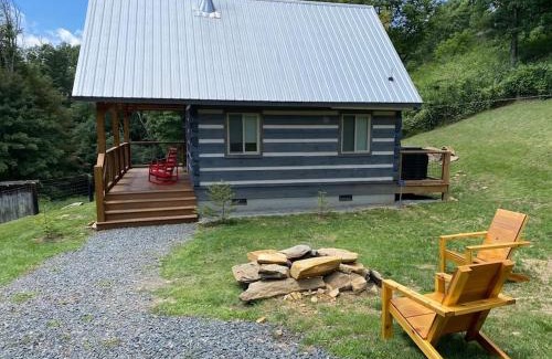 Wilson Creek Maison | Cozy Cabin Near Grayson Highlands State Park