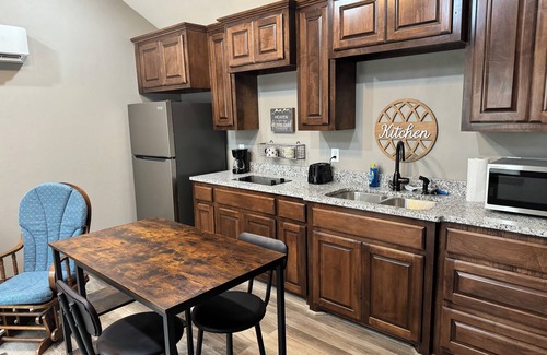 Lawton Cabine | Cozy cabin near Medicine Park Tv and WIFI