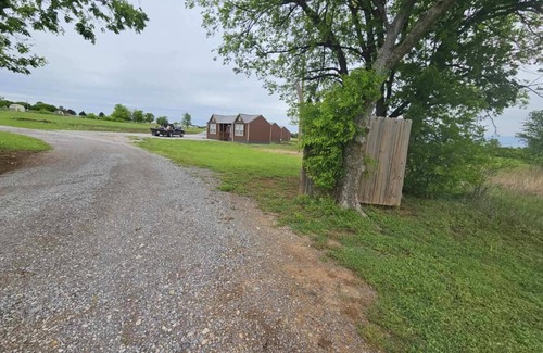 Lawton Cabine | Cozy cabin near Medicine Park Tv and WIFI