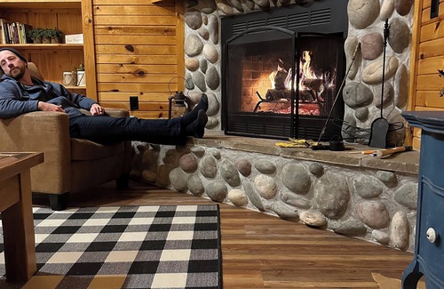 Stacy Cabine | Cozy cabin on a private lake to enjoy year round.