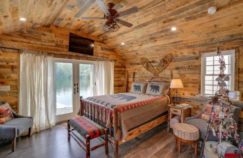 Averill Park Maison | Cozy Cabin on Crooked Lake Hike, Ski and Explore!