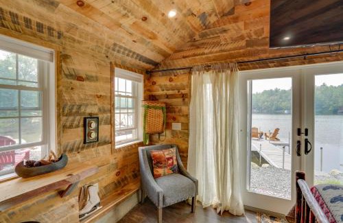 Averill Park Maison | Cozy Cabin on Crooked Lake Hike, Ski and Explore!