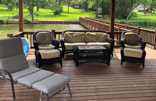 Dogwood Maison | Cozy Cabin on Lake Bob Sandlin