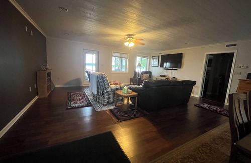 Le Center Cabine | Cozy cabin on Lake Jefferson in Cleveland, MN