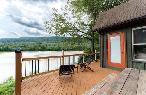 Owego Cabine | Cozy Cabin on the Susquehanna River-The NEST