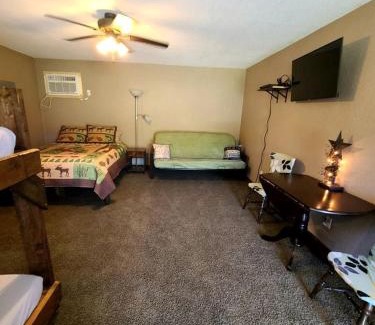 Moscow Maison | Cozy Cabin Rentals for a Family Getaway in Southeastern Iowa