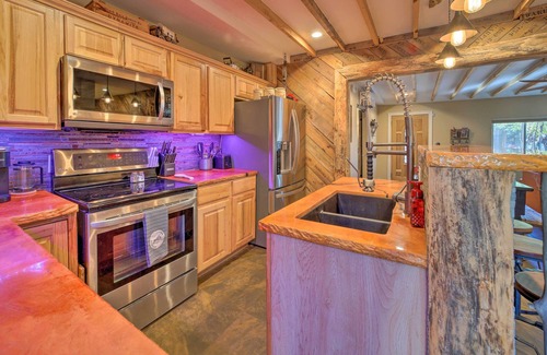 Christopher Creek Cottage | Cozy Cabin Retreat w/ Patio & Fenced Yard