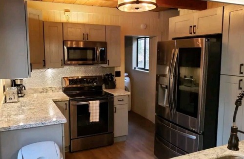 Woodland Drives Cabine | Cozy Cabin Surrounded by Nature