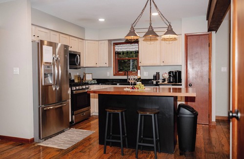 Potts Grove Cabine | Cozy Cabin tucked in 5ac of private woods!!