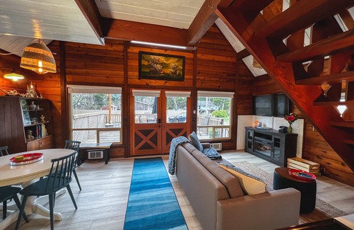 Long Beach Cabine | Cozy Cabin w/ 6 minute walk to the beach!